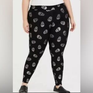 Torrid Premium Full Length Legging, Black with Silver “Foil”Skulls 💀, 1X